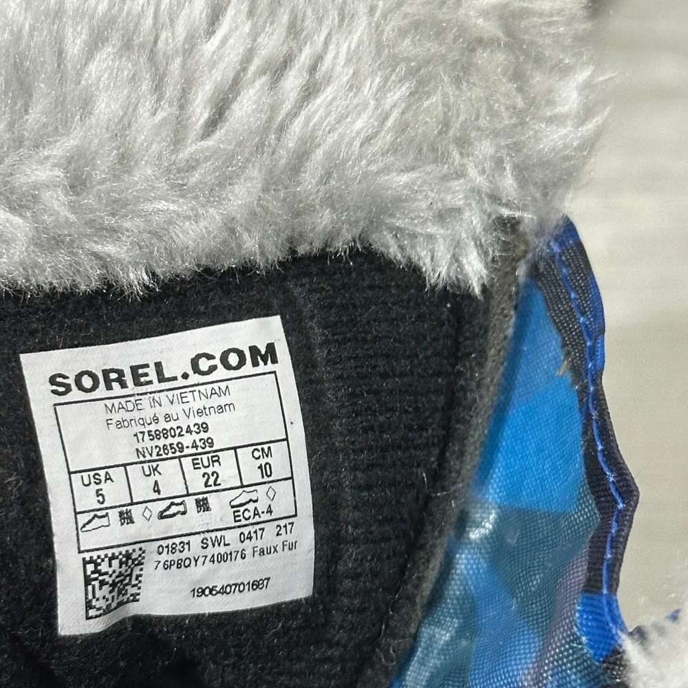 Sorel‎ Snow Commander Boots Kids Size 5 Blue Camo Faux Fur Winter Snow Boots